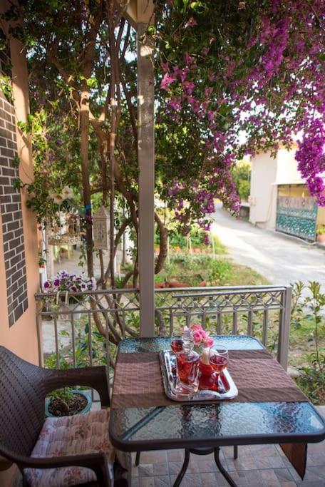 קלמאטה Bougainvillea House 1 מראה חיצוני תמונה