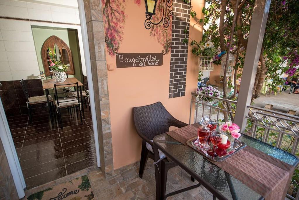 קלמאטה Bougainvillea House 1 מראה חיצוני תמונה